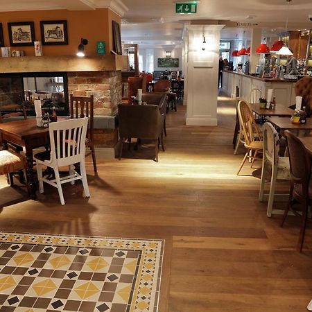 The Foley Hotell Claygate Exteriör bild