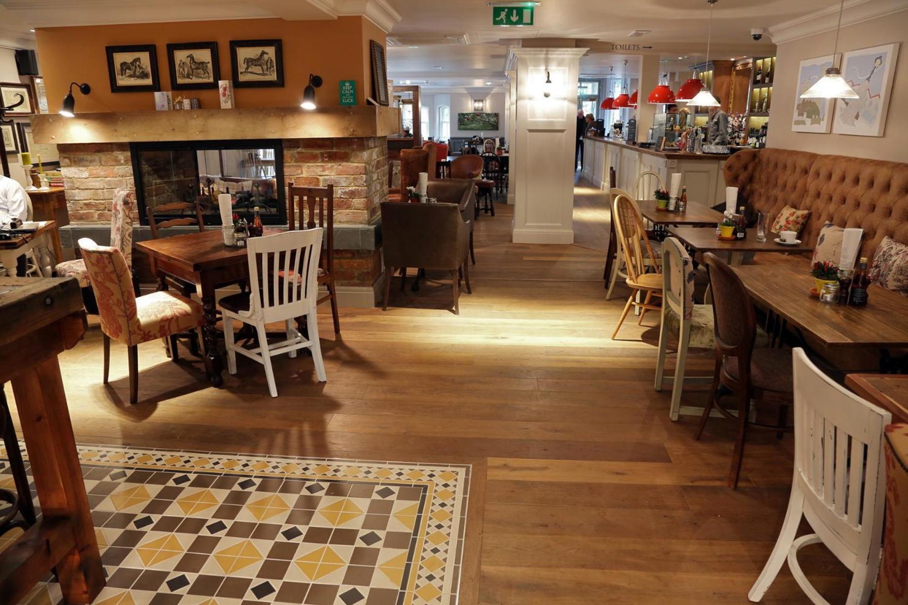 The Foley Hotell Claygate Exteriör bild