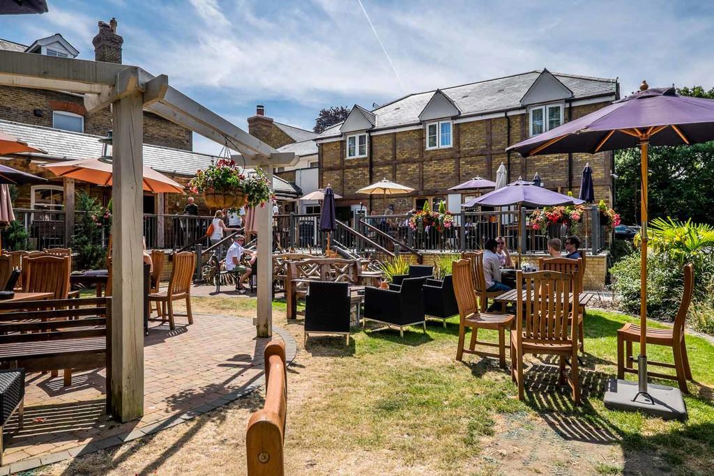 The Foley Hotell Claygate Exteriör bild