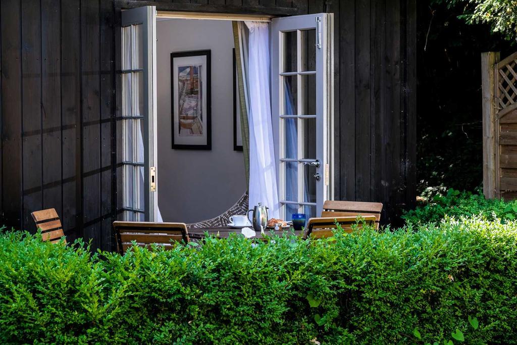 The Foley Hotell Claygate Exteriör bild