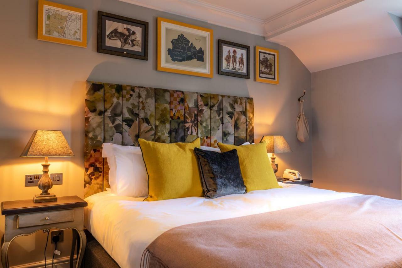 The Foley Hotell Claygate Exteriör bild