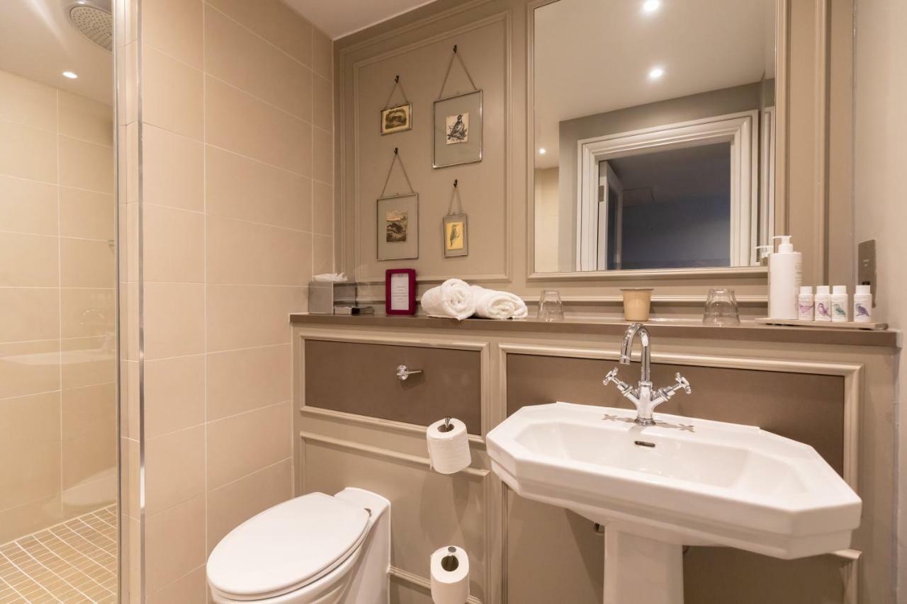 The Foley Hotell Claygate Exteriör bild