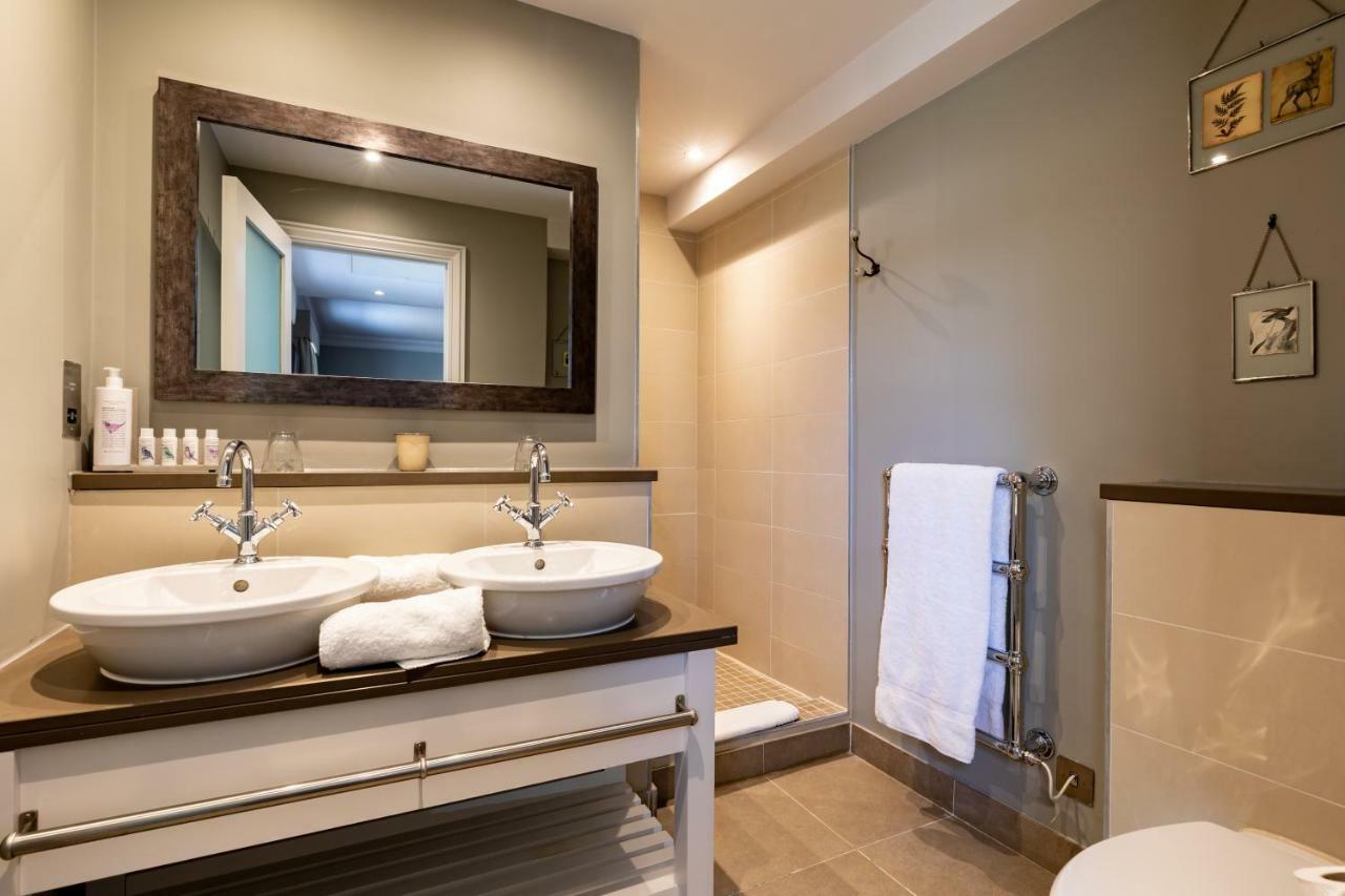 The Foley Hotell Claygate Exteriör bild