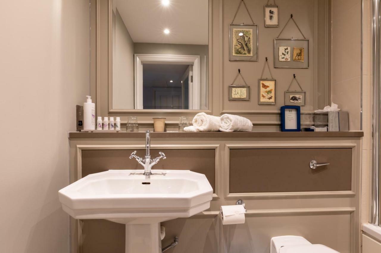 The Foley Hotell Claygate Exteriör bild