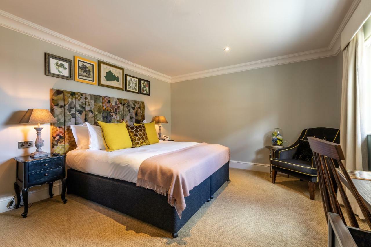 The Foley Hotell Claygate Exteriör bild