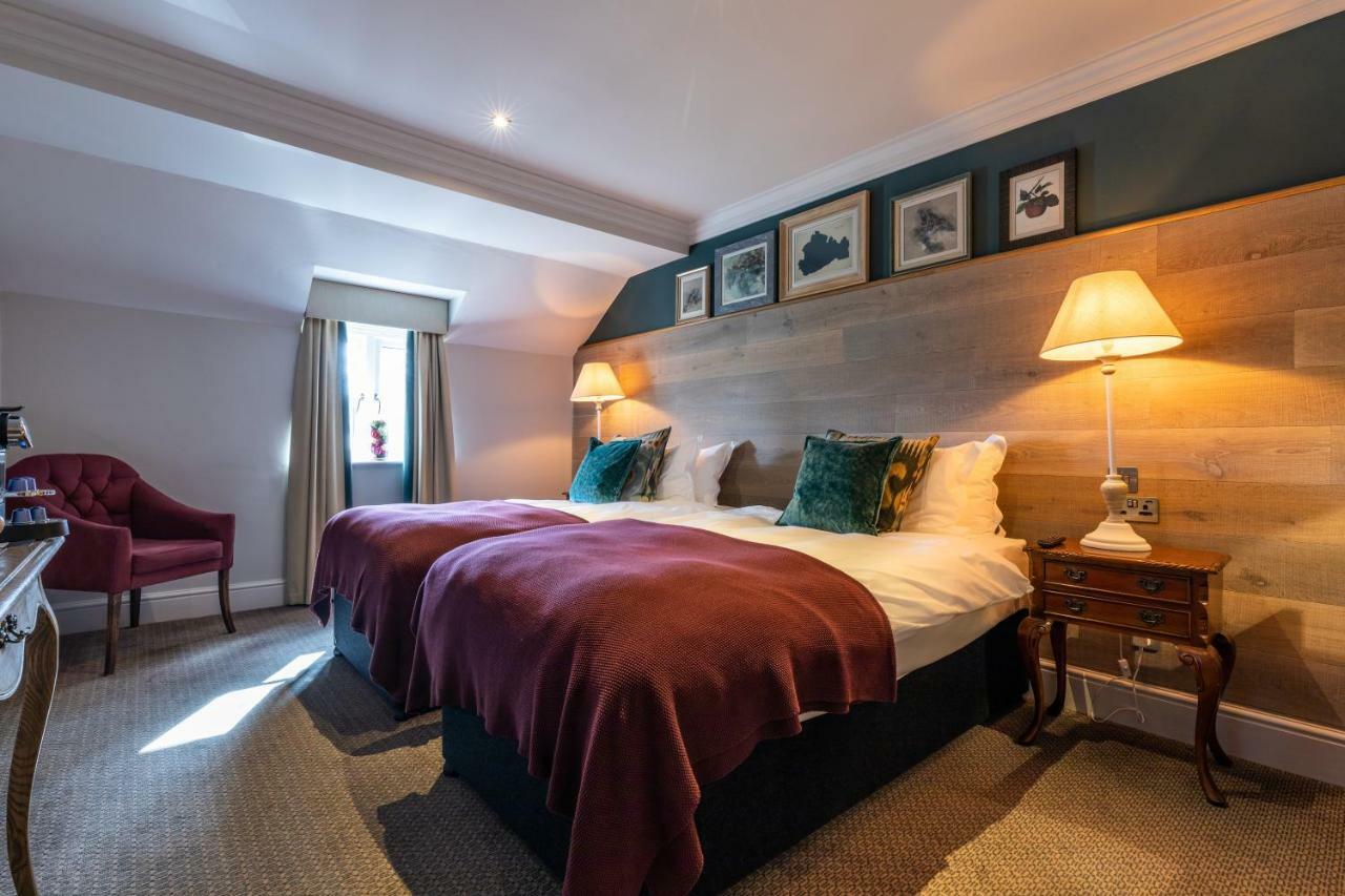 The Foley Hotell Claygate Exteriör bild